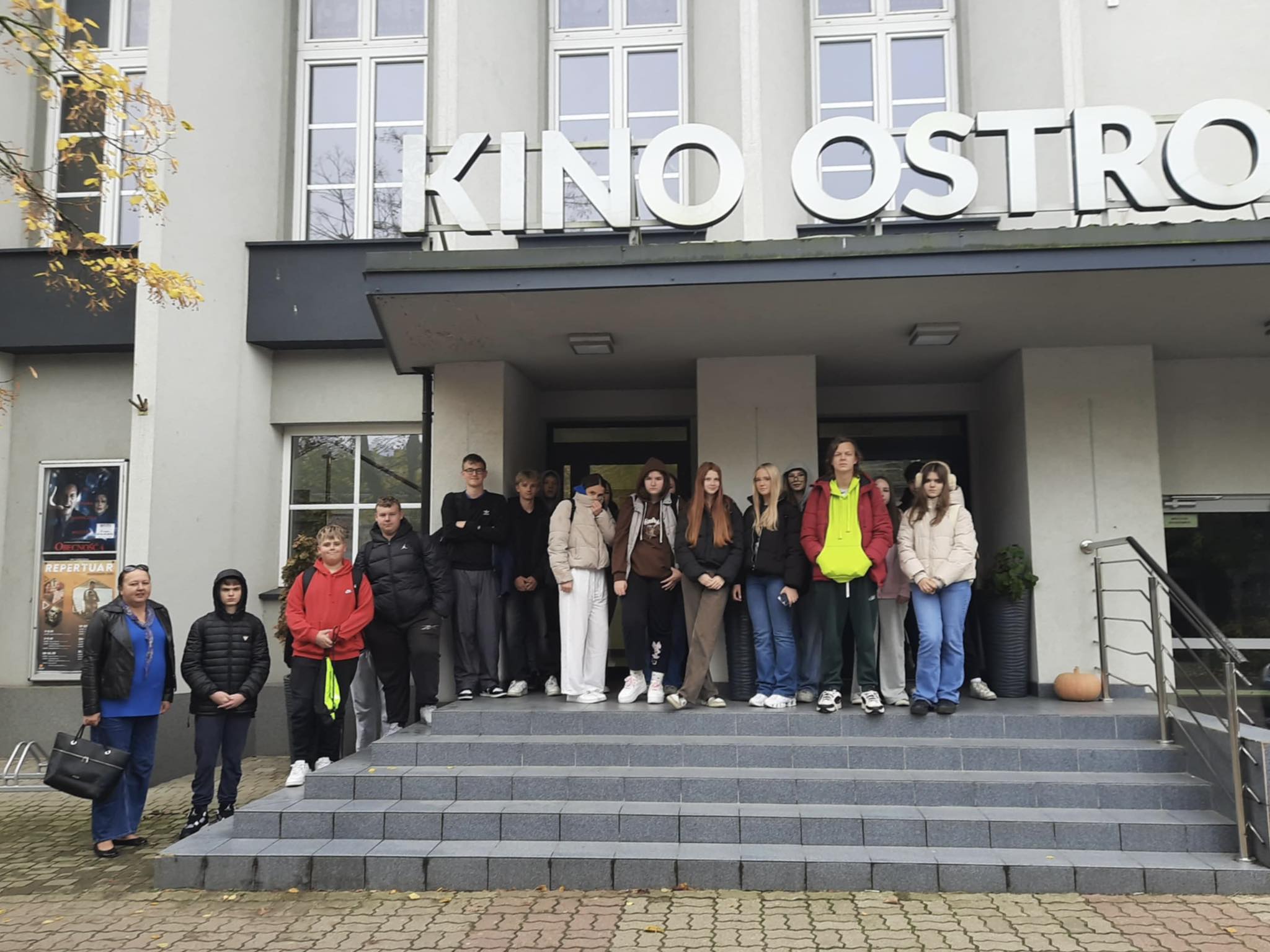 Klasa I TH na projekcji filmu „Zamach na papieża”