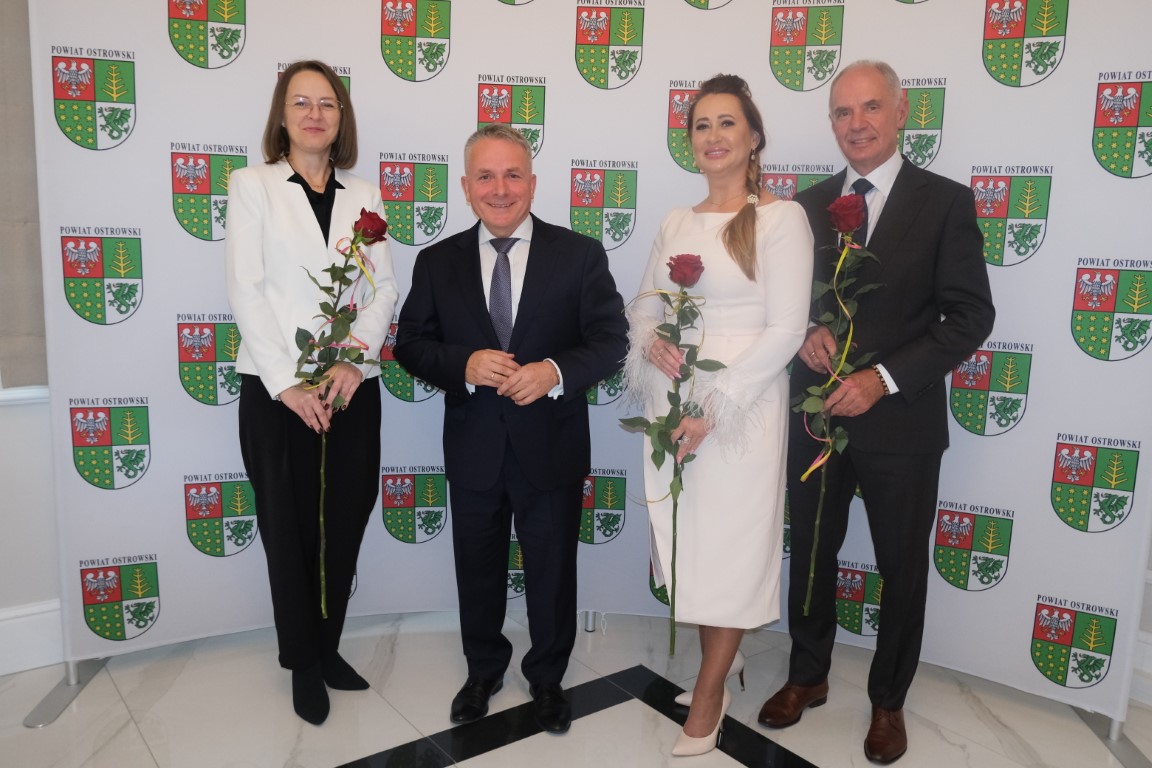 Nagrody Zarządu Powiatu Ostrowskiego dla przedstawicieli Zespołu Szkół nr 2